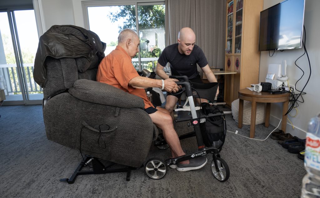 Does Physiotherapy Help Older People Who Don’t Move Much? How Regular Physio Can Help Mobility in Senior Adults